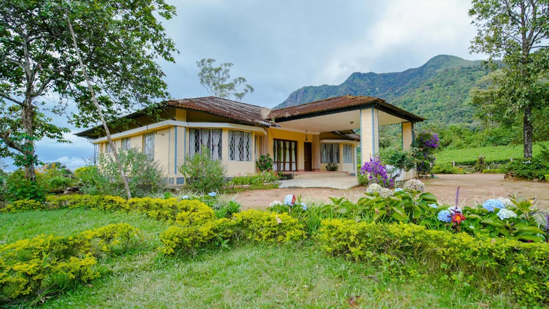 Villa Munnar Tea Bungalows With Waterfalls By Voye Homes