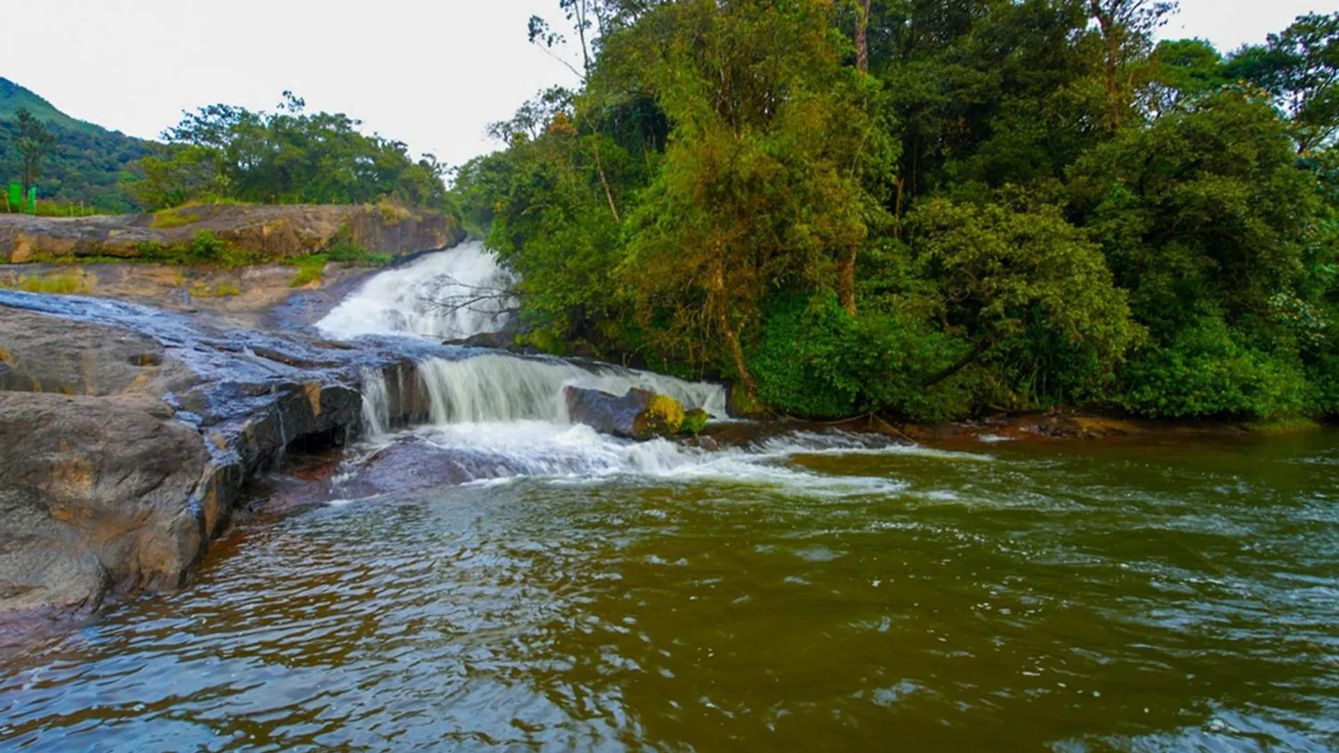 Munnar Tea Bungalows With Waterfalls By Voye Homes Villa