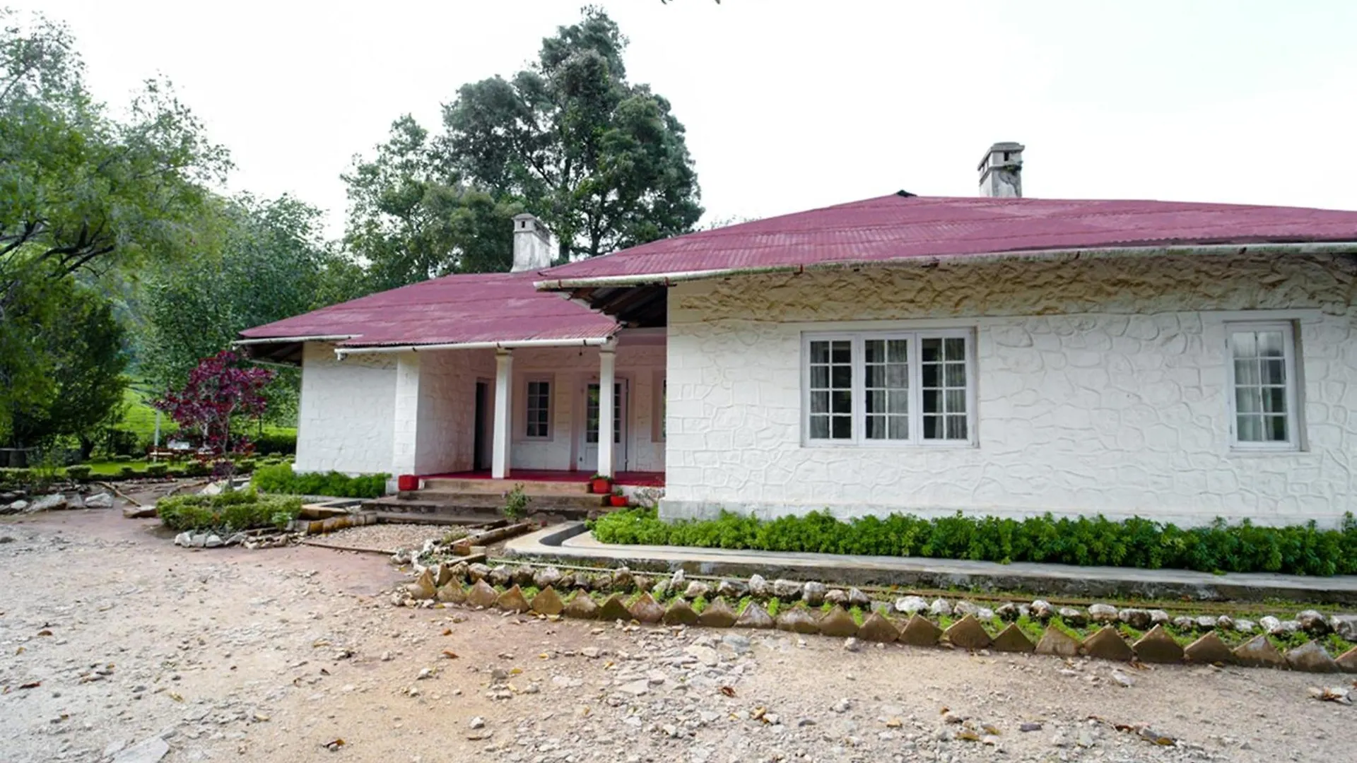 Villa Munnar Tea Bungalows With Waterfalls By Voye Homes Índia