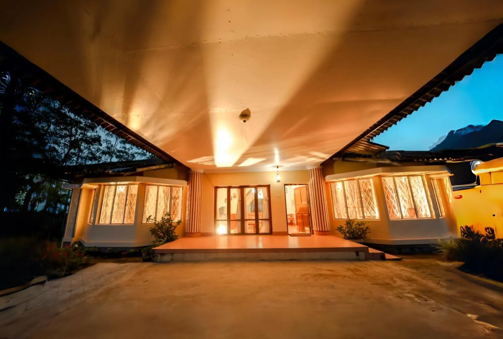 Munnar Tea Bungalows With Waterfalls By Voye Homes