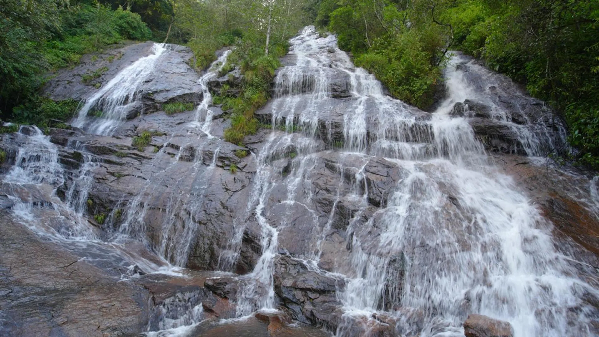 Munnar Tea Bungalows With Waterfalls By Voye Homes 0*,  India